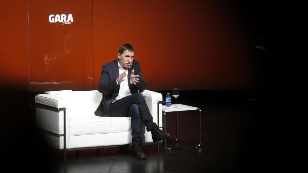 Arnaldo Otegi admitió en un forum organizado por el diario Gara que la izquierda aberzale había cometido 