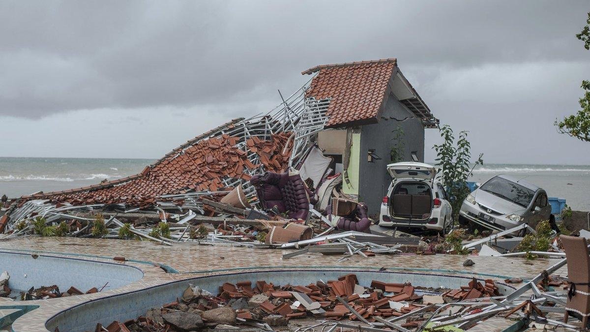 Devastación producida por el tsunami-Fauzy Chaniago / AP