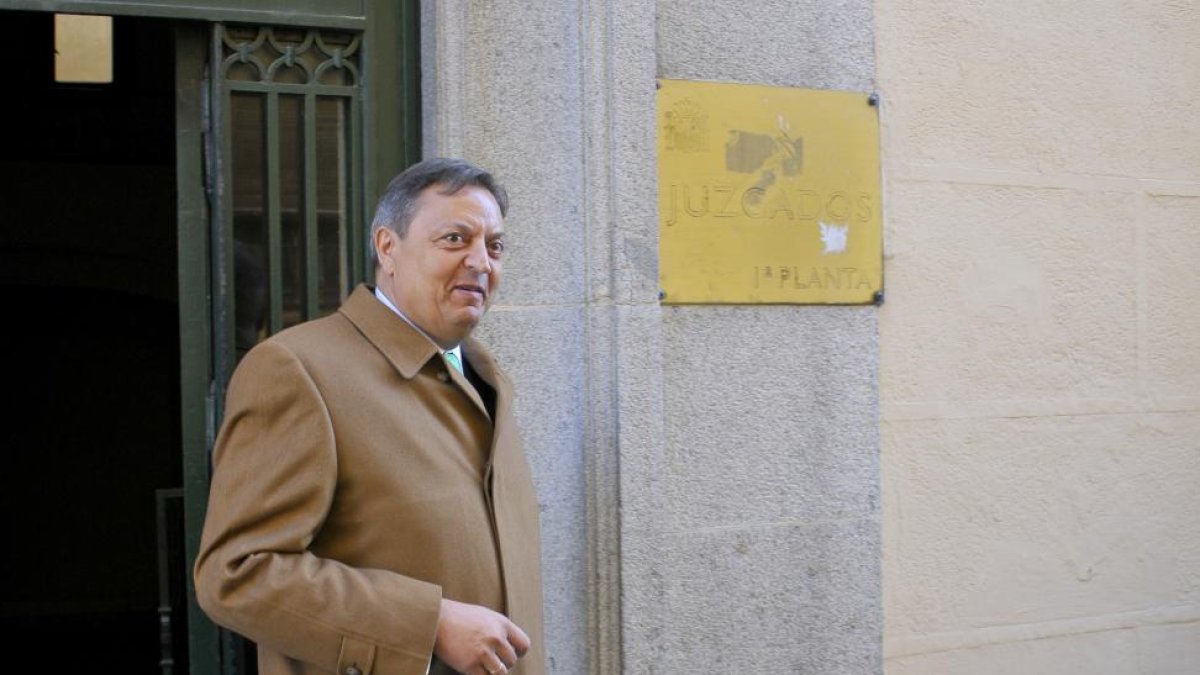 El ex presidente de la cámara de comercio de Segovia Carlos Tejedor acude a los juzgados a prestar delaración.-ICAL