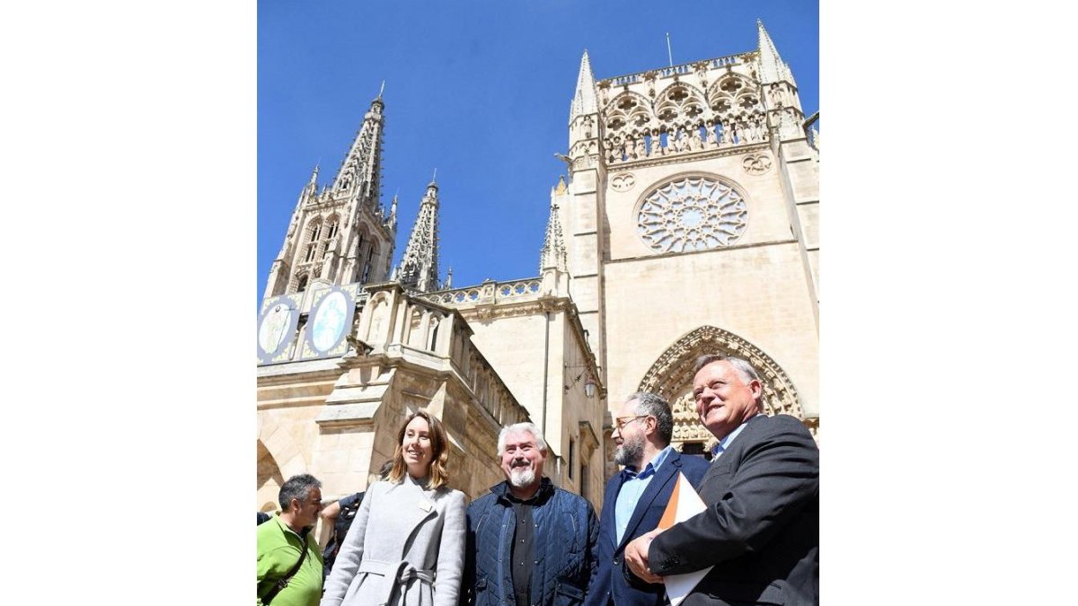 Girauta, segundo por la derecha, junto a Aurora Nacarino,José IgnacioDelgado y Lorenzo Rodríguez.-ICAL