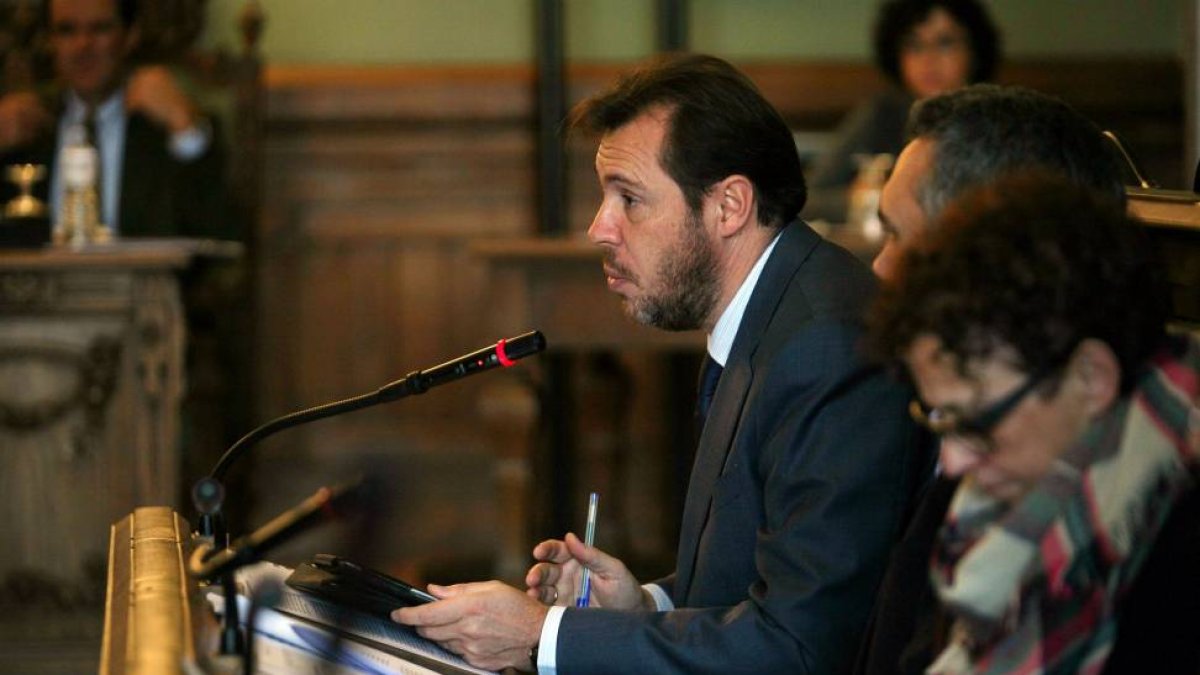 El socialista Óscar Puente durante una de sus intervenciones en el Pleno del Ayuntamiento de Valladolid-Ical