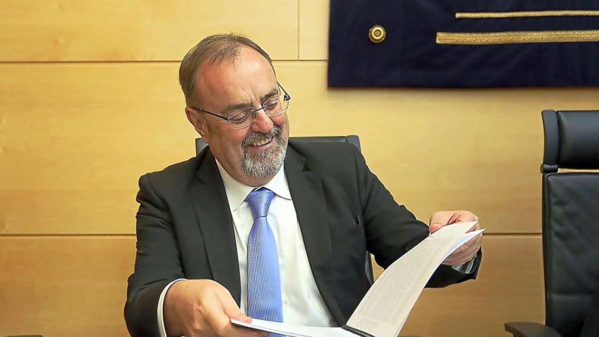 Fernando Rey durante su comparecencia en la Comisión.-ICAL