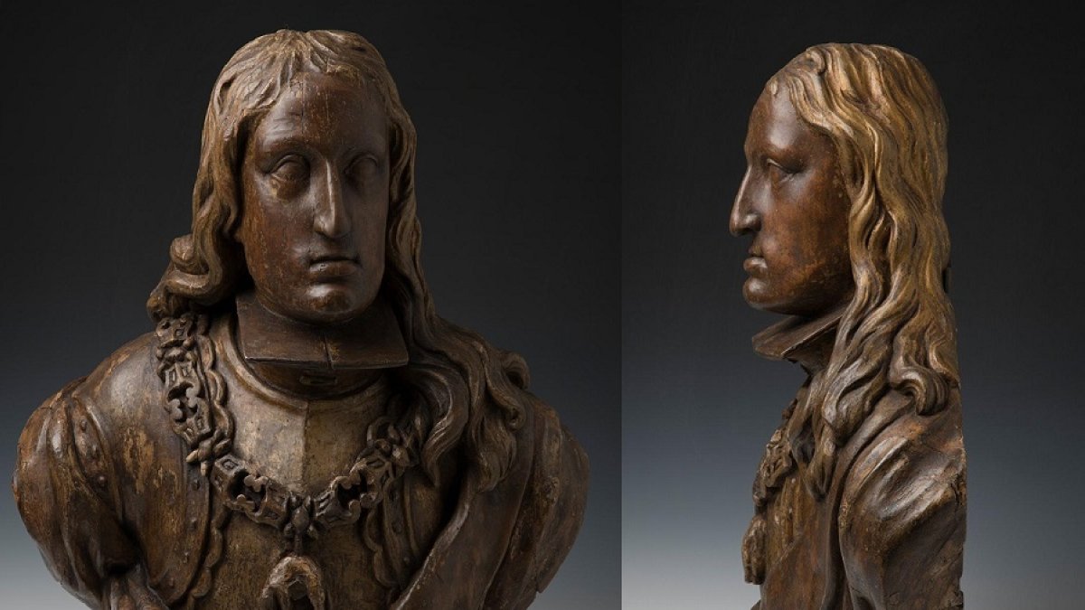 Dos imágenes del busto de Carlos II. | INVALUABLE.COM