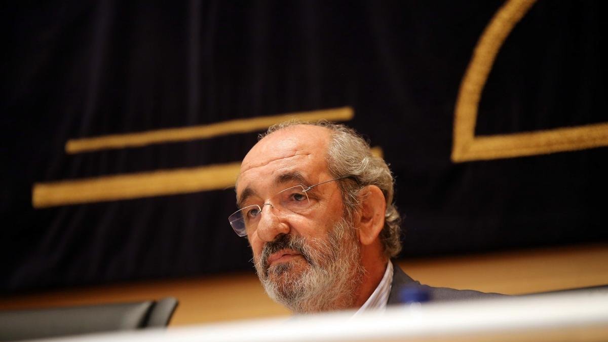 Santos Llamas, durante su comparecencia en la  Comisión de investigación de las cajas.-ICAL