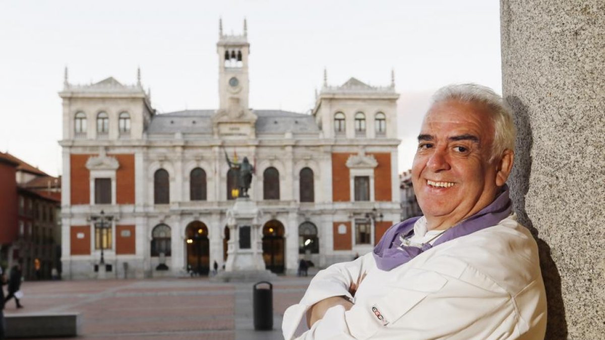 Francisco Martínez, en la Plaza Mayor de Valladolid.-J.M. LOSTAU