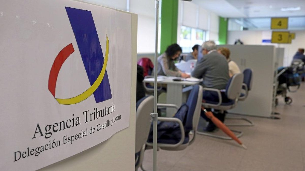 Interior de la Delegación de la Agencia Tributaria en Castilla y León en Valladolid en una imagen de archivo.