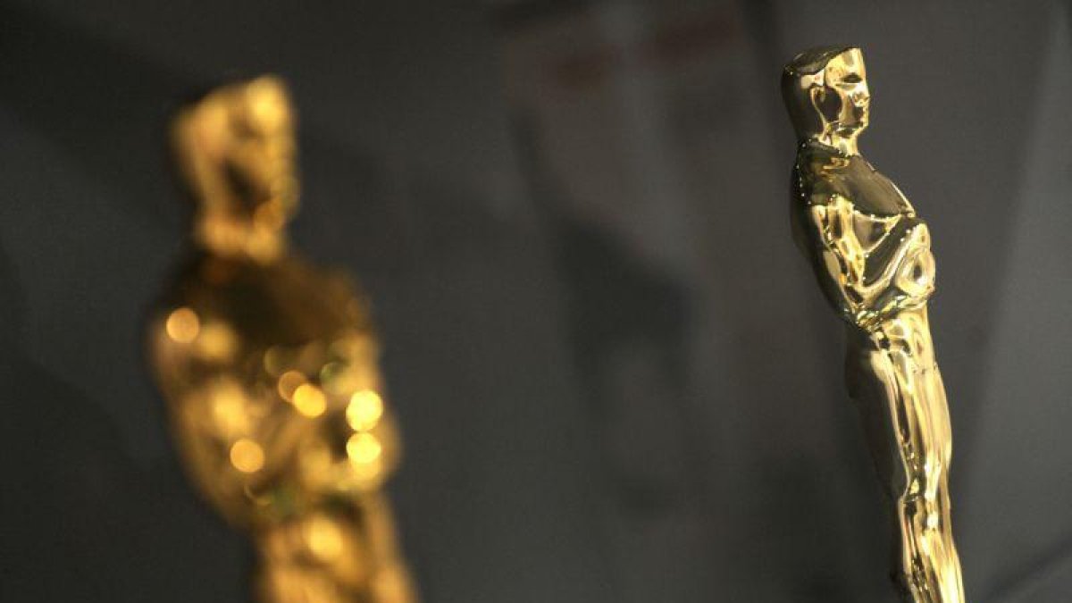 Imagen de dos estatuillas de los premios Oscar.-SAMUEL ARANDA