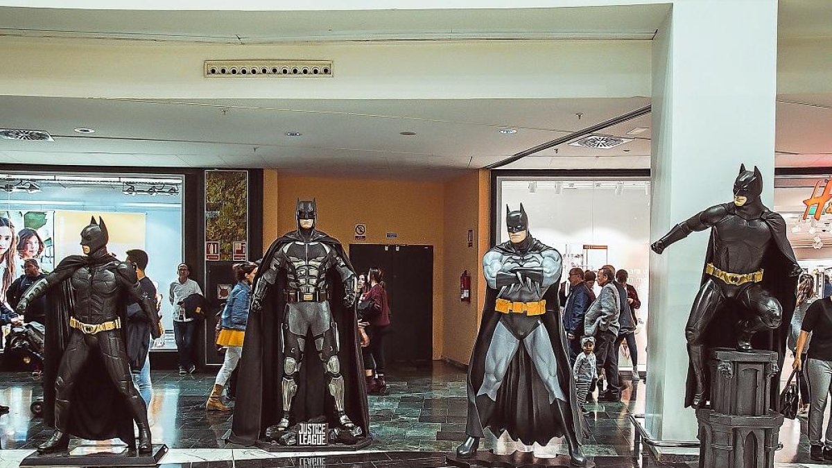 Algunas de las figuras a tamaño real que forman parte de la exposición.-E.M.