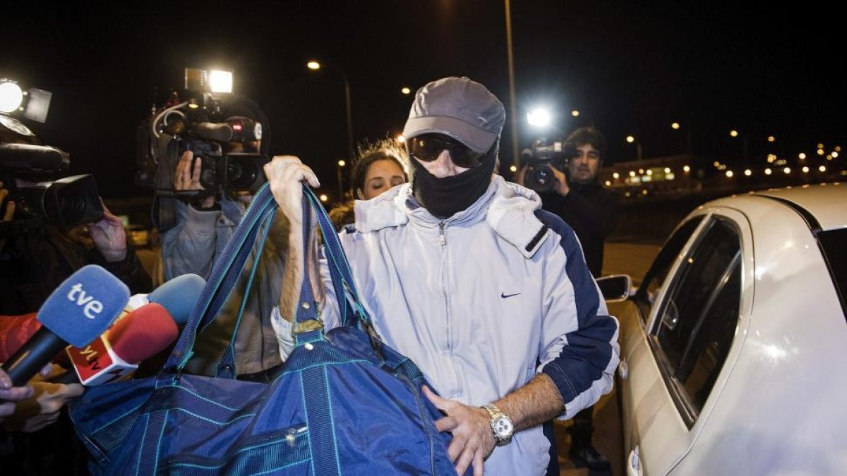 El violador del ascensor  a su salida de la cárcel de Alcalá Meco.-LUCA PIERGIOVANNI