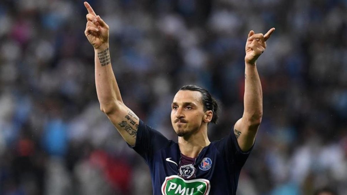 Ibrahimovic, durante su último encuentro con el PSG.-AFP / FRANCK FIFE