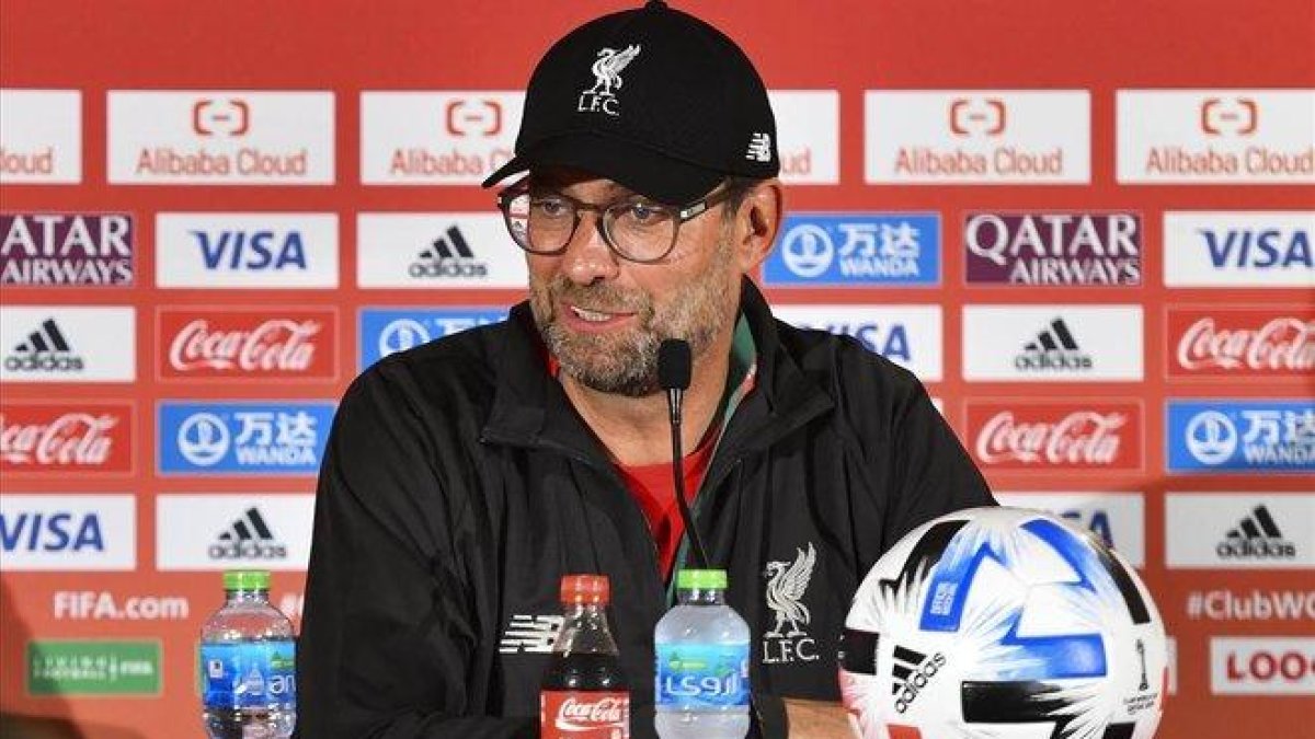 El entrenador del Liverpool, duranate la rueda de prensa en víspera de la final contra el Flamengo.-