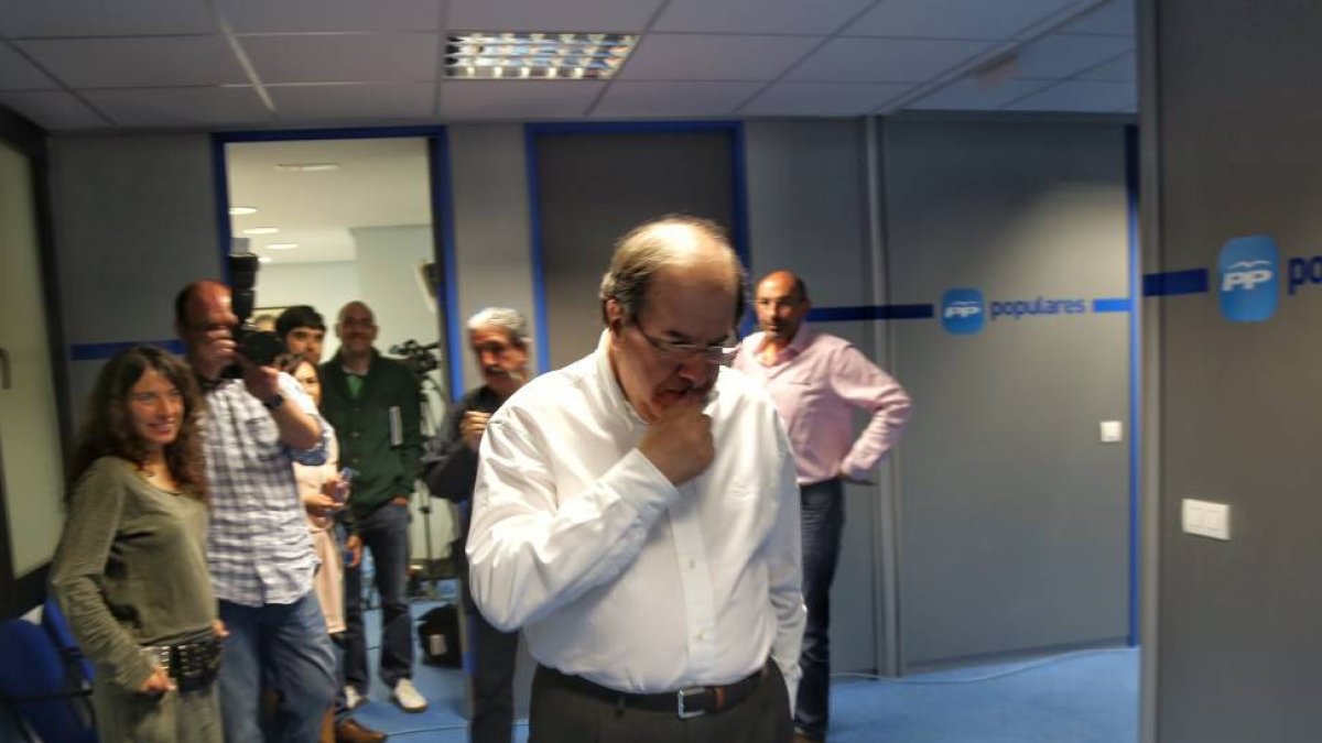 Juan Vicente Herrera espera resultados definitivos en la sede del PP regional-Ical