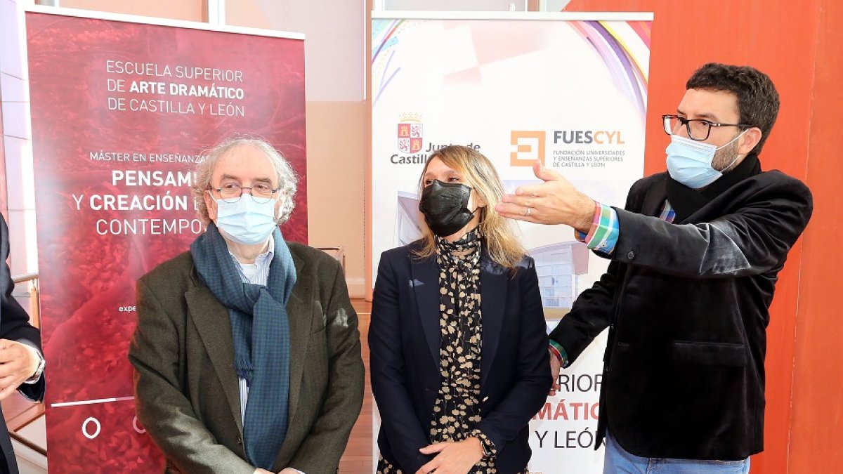 Juaristi, Lucas y Mora en la inauguración oficial del curso, hoy, en la Escuela. | ICAL