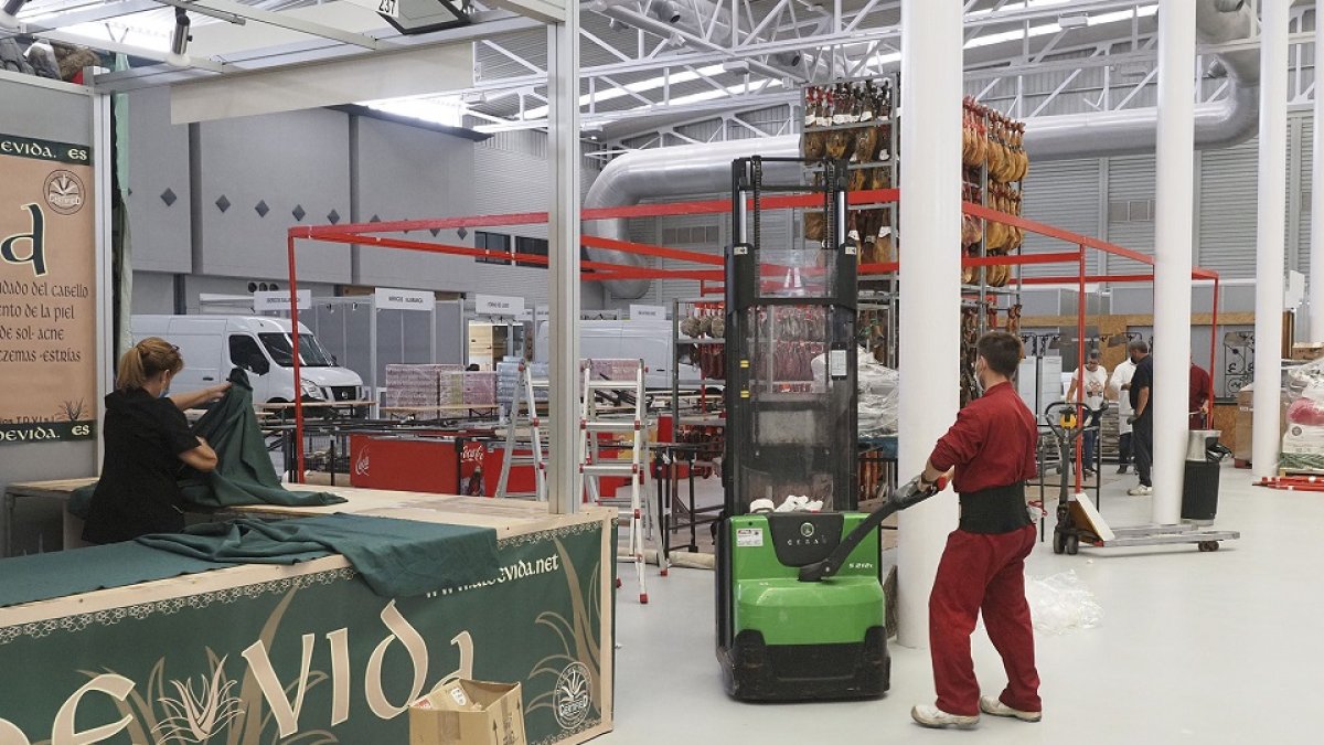 Últimos preparativos de cara a la inauguración de la Feria de Valladolid  REQUEJO