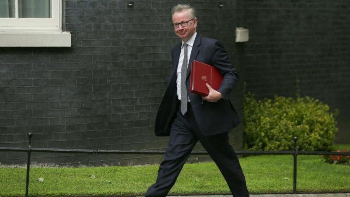 Michael Gove, uno de los ministros euroescépticos contra May.-DANIEL LEAL-OLIVAS / AFP