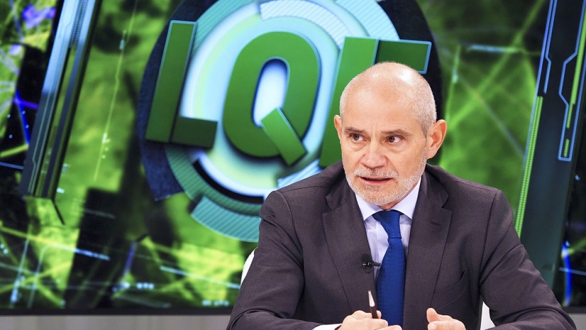 Víctor Caramanzana en el programa ‘La Quinta Esquina’, emitido ayer en La 8 de Valladolid. MIGUEL ÁNGEL SANTOS