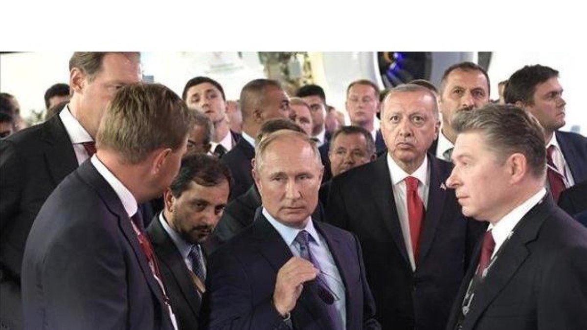 Putin muestra a Erdogan una feria de aviación en Zhukovski, cerca de Moscú.-ALEKSÉI NIKOLSKY (SPÚTNIK)