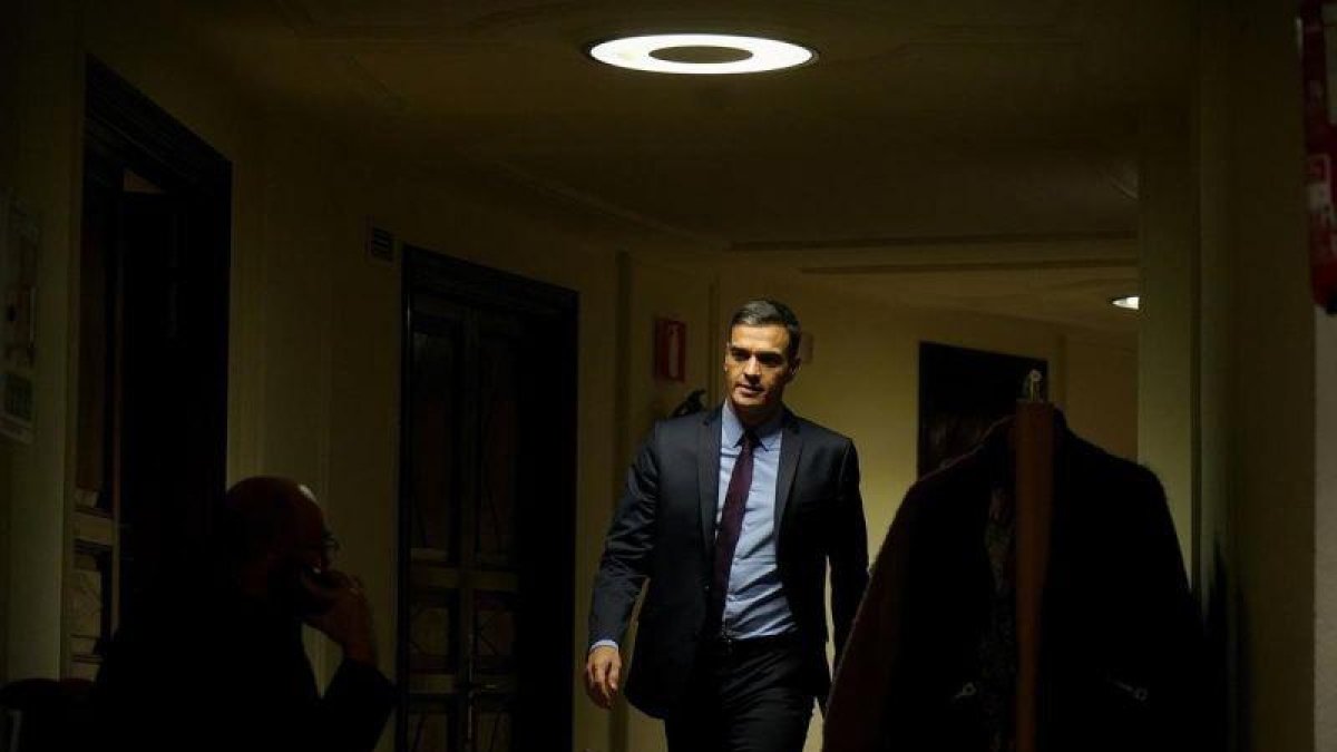 Pedro Sanchez en el Congreso de los Diputados para asistir al pleno.-JOSE LUIS ROCA