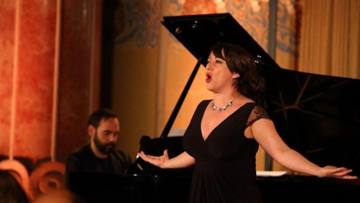 Ruth Iniesta y Rubén Fernández Aguirre en recital del Festival Life Victoria celebrado en el recinto modernista de Sant Pau.-ELISENDA CANALS