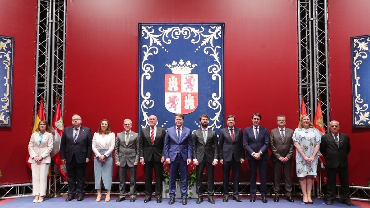 Imagen del presidente y de los consejeros el día de la toma de posesión | ICAL