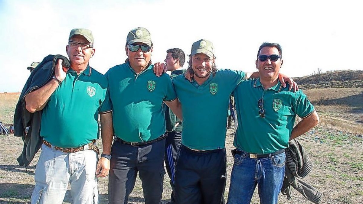 Directivos del Club Deportivo Virgen de San Lorenzo.-L.F.