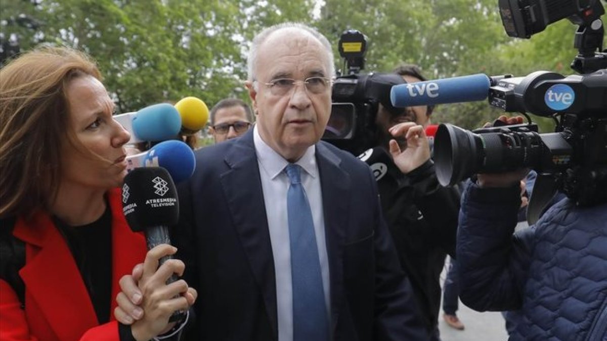 Rafael Blasco, exconseller valenciano, a su entrada a la Ciudad de la Justicia este lunes para el inicio del segundo juicio del caso cooperación.-MIGUEL LORENZO