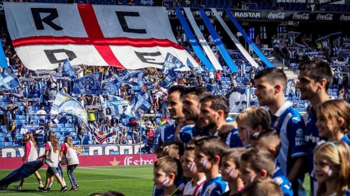 Aspecto de la grada del RCDE Stadium antes de un partido de esta temporada.-RCDE
