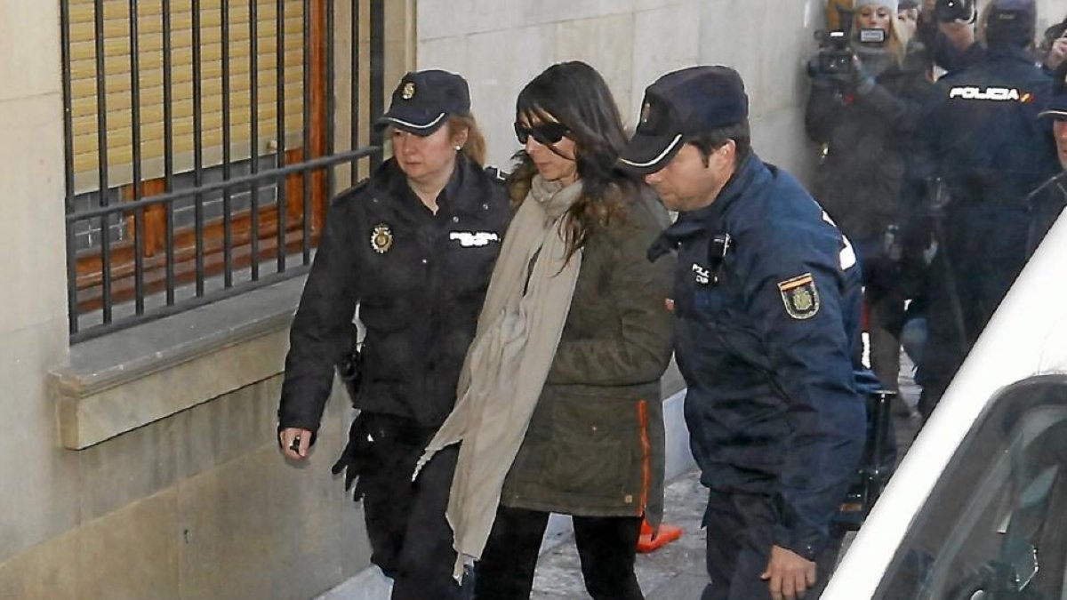 Raquel Gago, el día que quedó en libertad bajo fianza después de declarar en la Audiencia.-El Mundo
