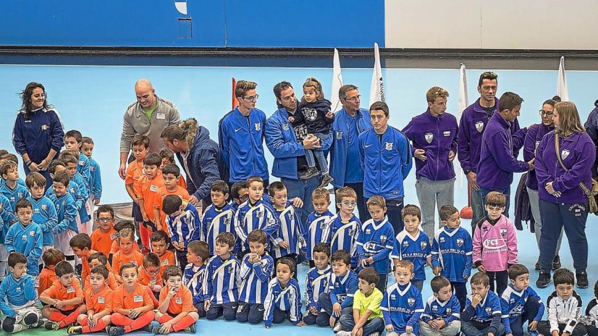 Momento de la presentación en el polideportivo Huerta del Rey.-MIGUEL ÁNGEL SANTOS