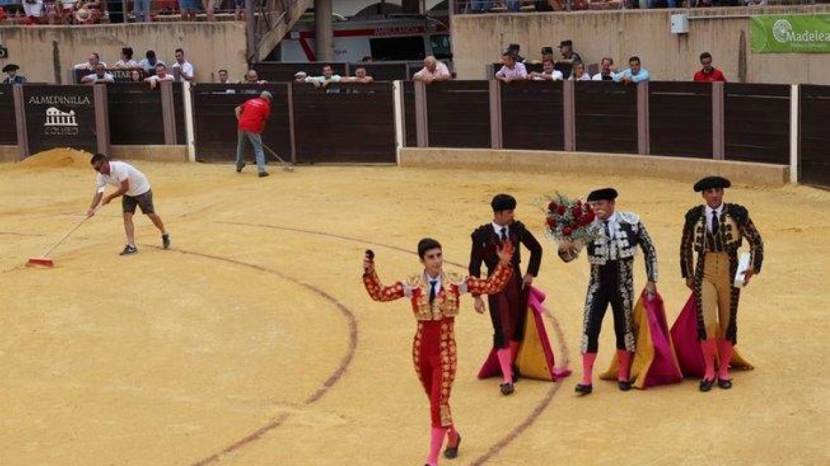 Alumnos de una escuela de tauromaquia.-EUROPA PRESS