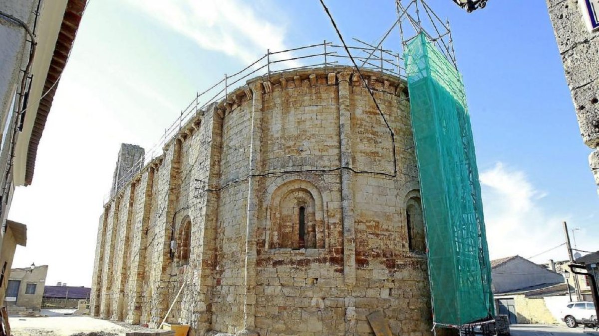 Iglesia de Santa María del Templo de Villalba de los alcores, recientemente rehabilitada con fondos del Plan.-J. M. LOSTAU