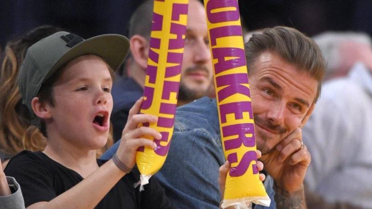 David Beckham con su hijo, Cruz.-AP / MARK J TERRILL