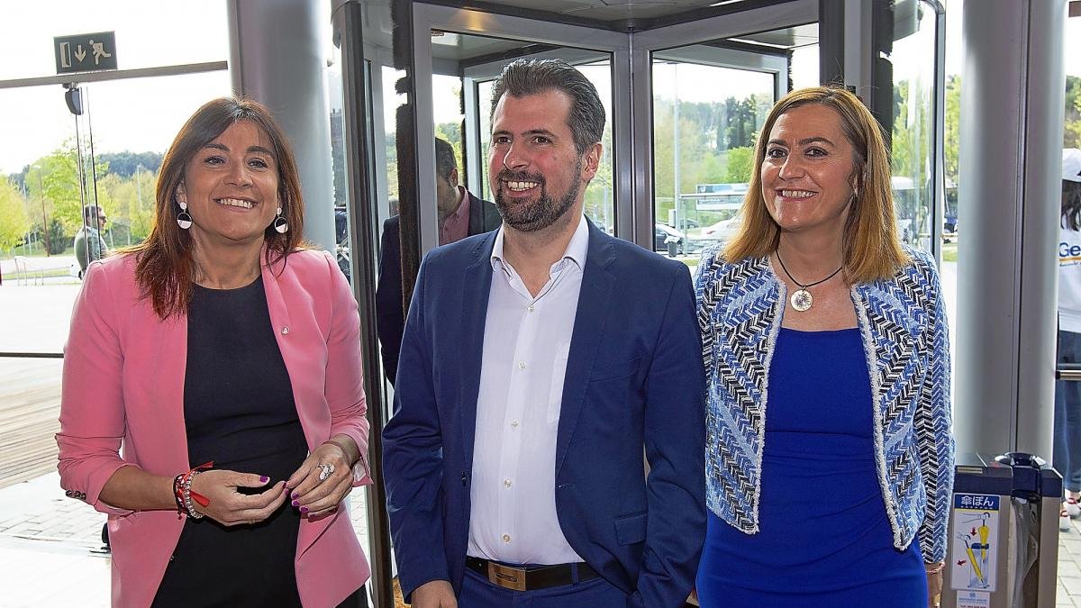 Ana Sánchez, Luis Tudanca y Virginia Barcones.-J. M. LOSTAU