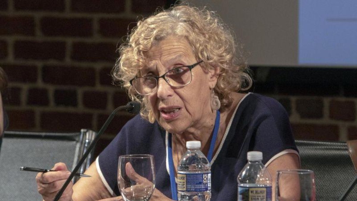 La alcaldesa de Madrid, Manuela Carmena, en el debate sobre las ciudades seguras para las niñas.-MIGUEL RAJMIL (EFE)