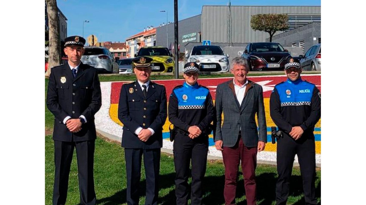 La plantilla de la Policía Local de Arroyo de la Encomienda (Valladolid) incorpora a dos nuevos agentes. ICAL.