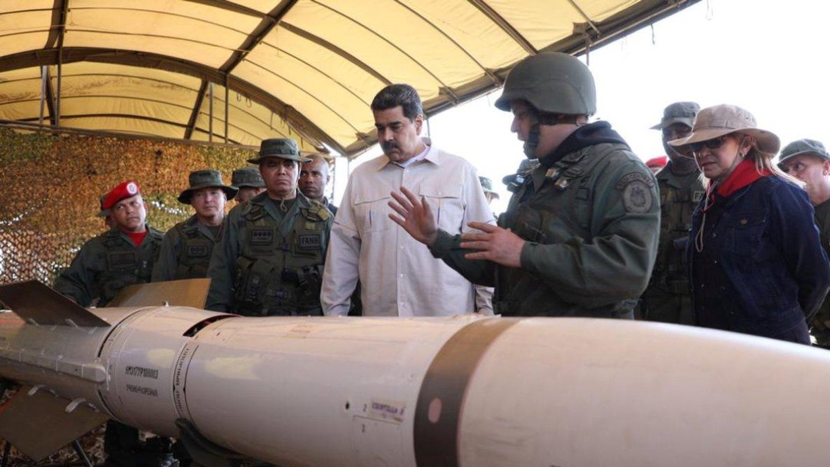 Nicolás Maduro en un ejercicio militar de la Fuerza Aérea venezolana.-REUTERS