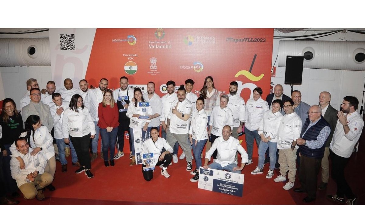 Foto de familia del Concurso de Pinchos por Barrios de Valladolid. -HOSTELERÍA DE VALLADOLID