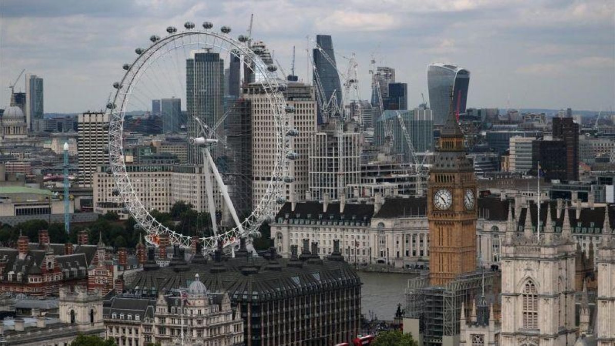 Vista de la ciudad de Londres con los edificios de la City al fondo.-REUTERS / HANNAH MCKAY