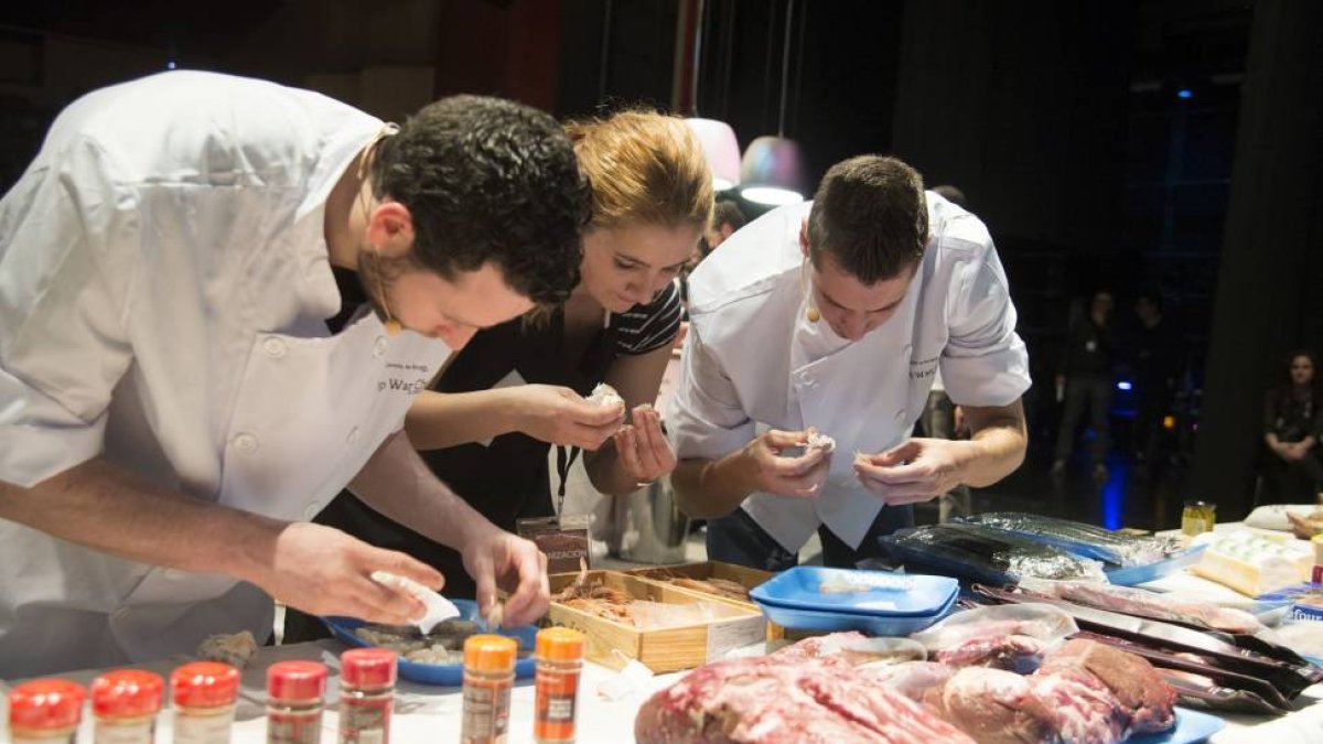 Segunda y última jornada de la cuarta edición de 'Devora, es Burgos'. Top War Chef, duelo entre dos equipos de cocineros, celebrado en el Fórum Evolución-Ical