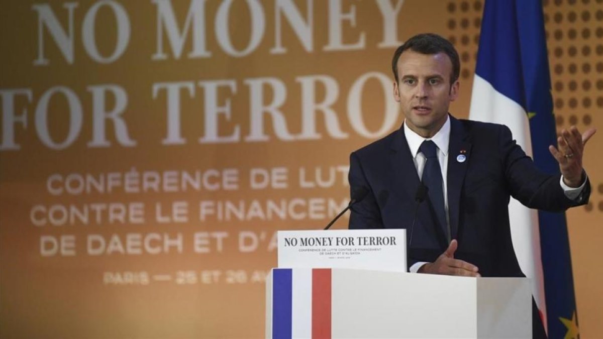 Macron durante su intervención en la conferencia.-AP / ERIC FEFERBERG