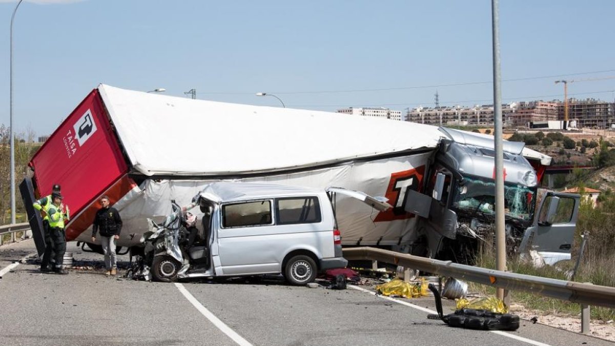 Estado en el que quedaron los dos vehículos implicados en el accidente.-ICAL