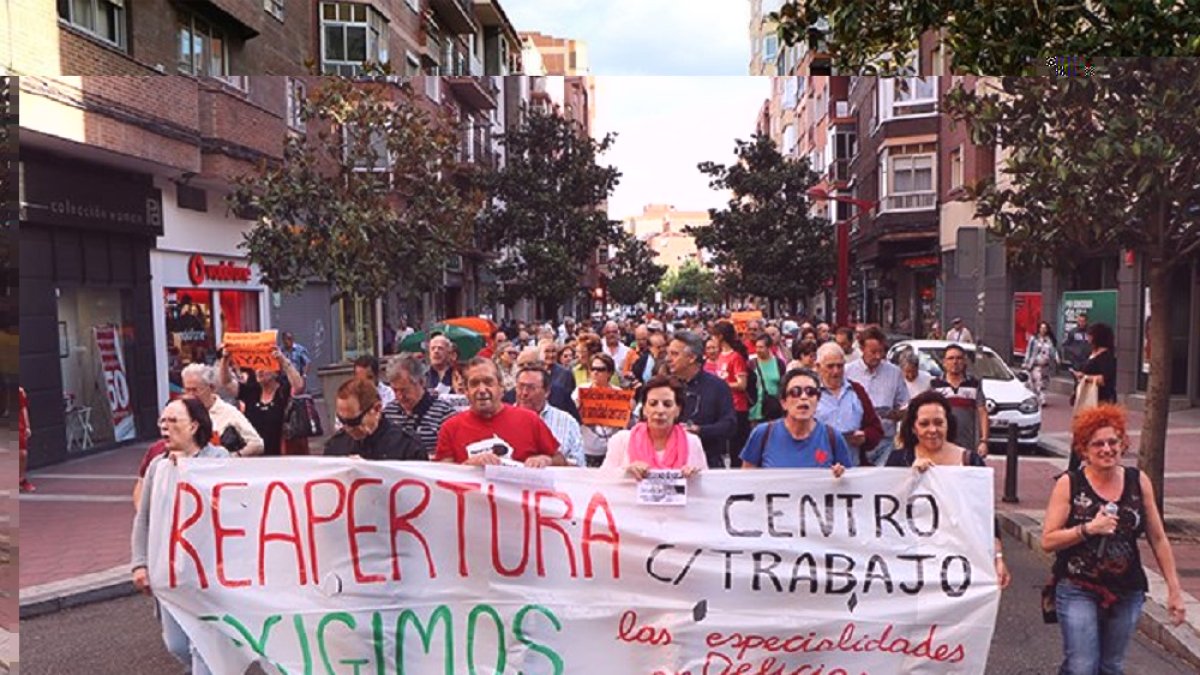 Protestas por el Centro de Especialidades Delicias-@TomaLaPalabraVA
