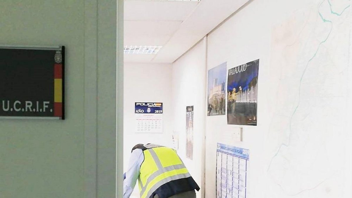 La Ucrif de la Brigada de Extranjería de Valladolid ha sido la responsable de la operación de caza a la estafadora.-E. M.