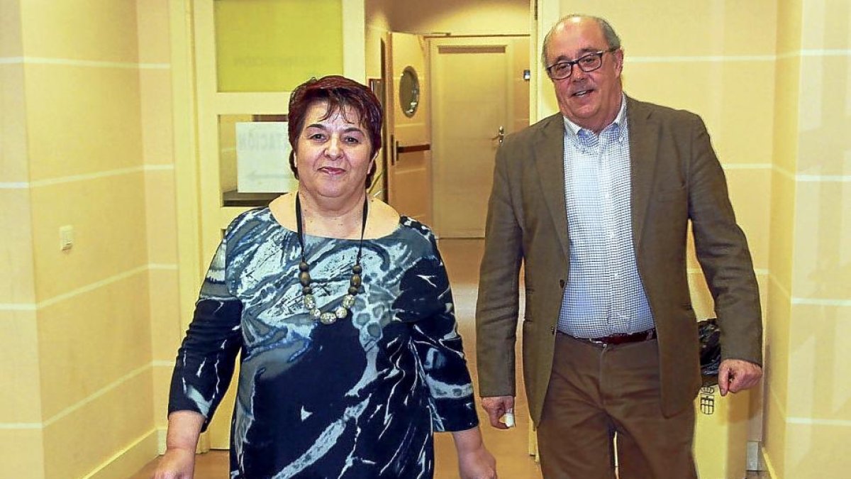 La alcaldesa de Segovia; Clara Luquero y, el concejal de Economía y Hacienda; Alfonso Reguera-Alberto Benavente