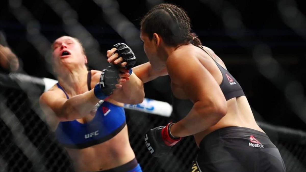 La tremenda paliza que recibió Ronda Rousey.-USA TODAY / MARK J. REBILAS