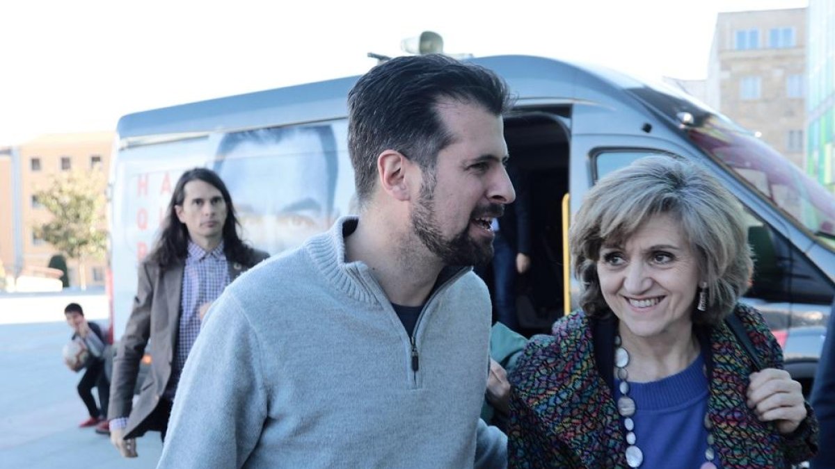 La ministra Carcedo y Tudanca poco antes del acto ayer en Salamanca.-ICAL