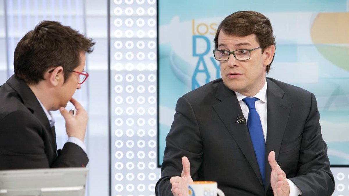 El presidente del PP de Castilla y León, Alfonso Fernández Mañueco, participa en los Desayunos de La 1 de TVE-ICAL