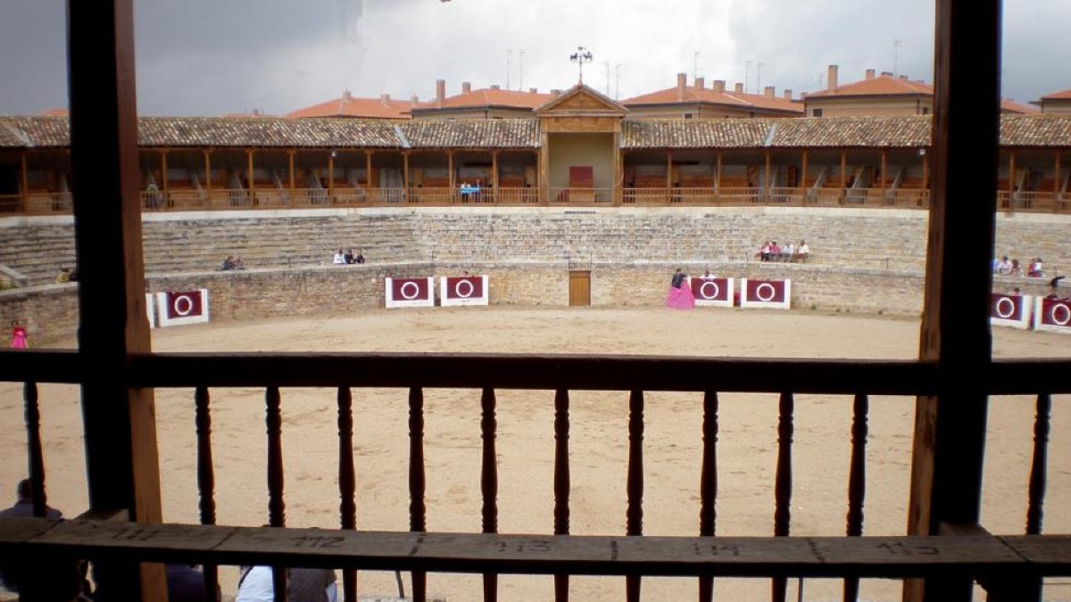 Plaza de toros de Medina de Rioseco.-PABLO M. GIL