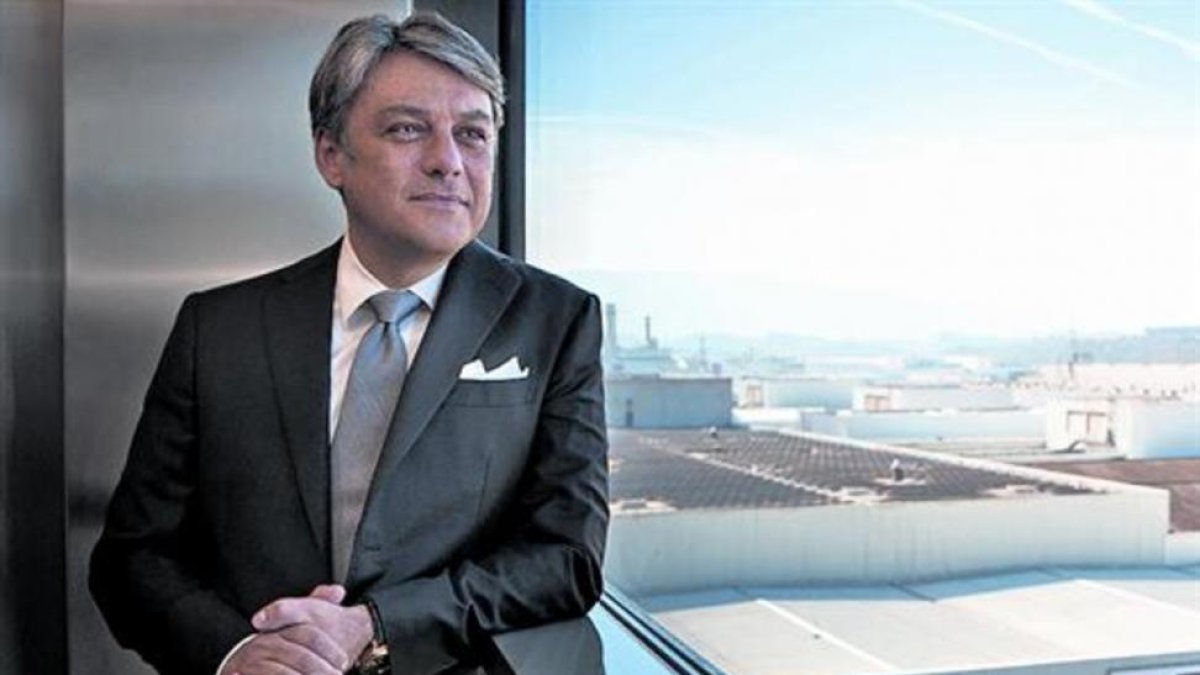 El presidente de Seat, Luca de Meo, en la fábrica de Martorell.-EL PERIÓDICO