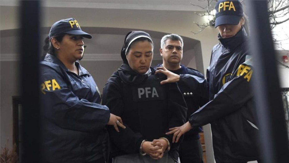 Detención de la monja Kosaka Kumiko, acusada de facilitar el acceso a niños sordos a curas violadores.-AP / ANDRES LARROVERE